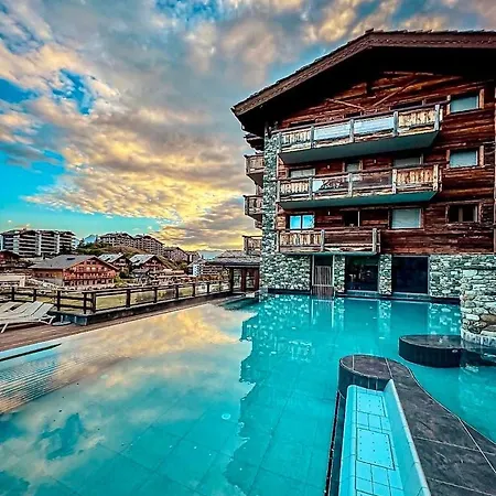 Apartment Duplex Access In Front Of Skislope By Jolidi